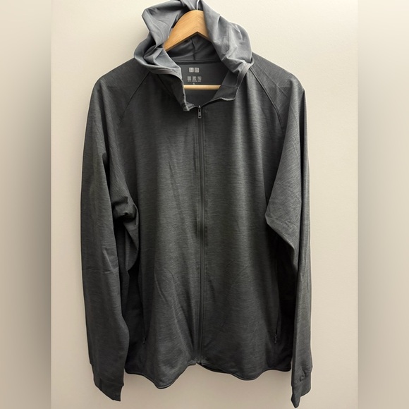 Uniqlo Men's Dark Gray Lightweight Jacket - Picture 1 of 3